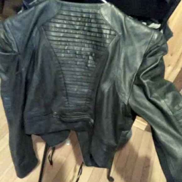 Additional pictures of LAMBSKIN crop moTo jacket - Picture 2 of 5